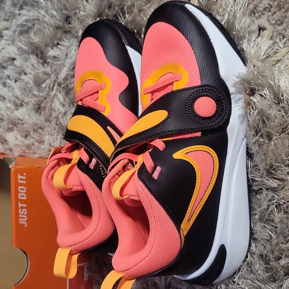 Nike Shoes - Nike new Black and Pink Sneakers